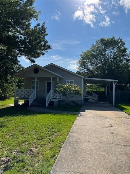 18096 Davie Dr, Ponchatoula, LA 70454