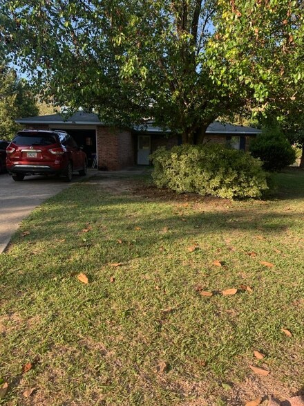 112 Barnesdale Dr, Warner Robins, GA 31093