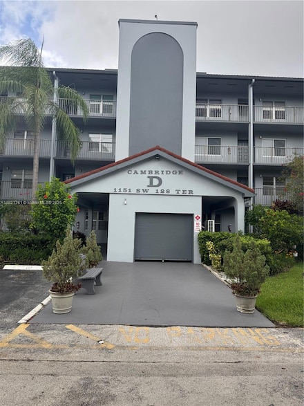 1151 SW 128th Terrace Unit 406D, Pembroke Pines, FL 33027