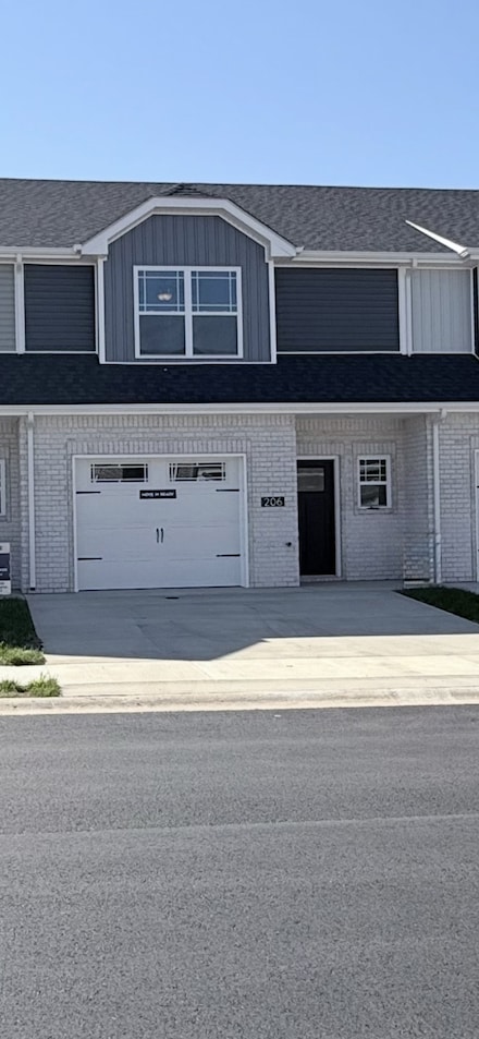 206 Fallow Dr, Clarksville, TN 37040