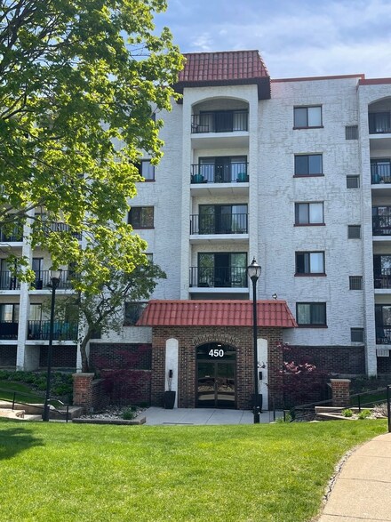 450 Plum Creek Dr Unit 3053, Wheeling, IL 60090