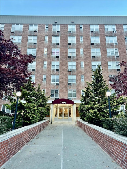 2 Sadore Ln Unit 6N, Yonkers, NY 10710