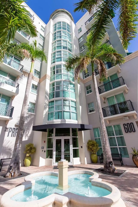 600 S Dixie Hwy 520 Hwy Unit 520, West Palm Beach, FL 33401