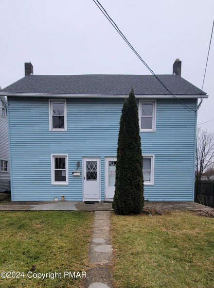 16 E Main St, Pen Argyl, PA 18072