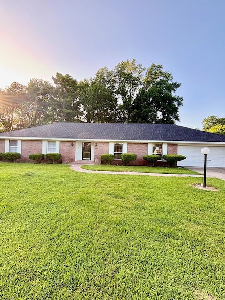19 Abide Dr, Greenville, MS 38701
