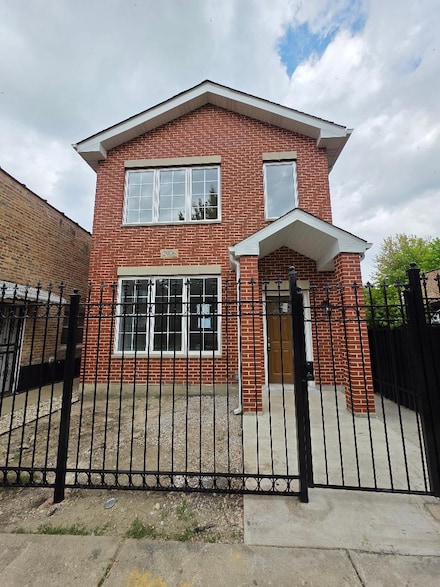 2906 W 40th St, Chicago, IL 60632