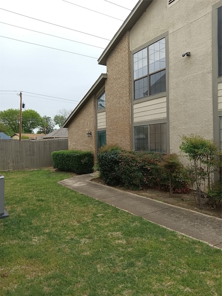 330 W Harwood Rd Unit C, Hurst, TX 76054