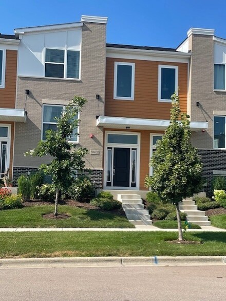 29W707 Cambridge St, Warrenville, IL 60555