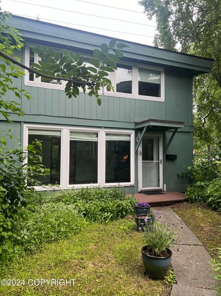 1818 Arctic Blvd Unit 10, Anchorage, AK 99503