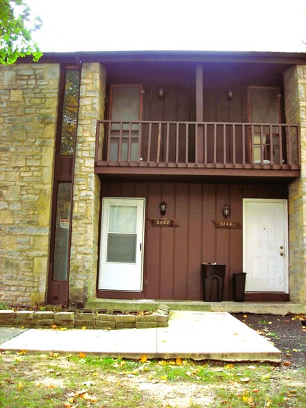 2842 Stonehenge Dr, Columbus, OH 43224