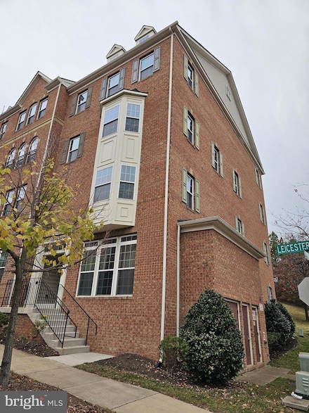 15052 Leicestershire St, Woodbridge, VA 22191