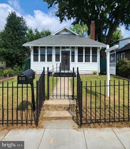 217 Peabody St NW, Washington, DC 20011
