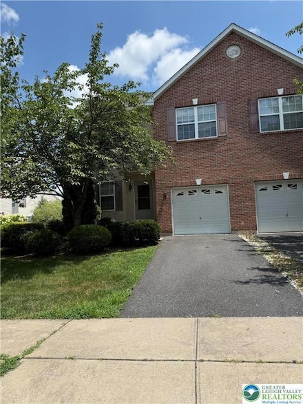 3653 Clauss Dr, MacUngie, PA 18062