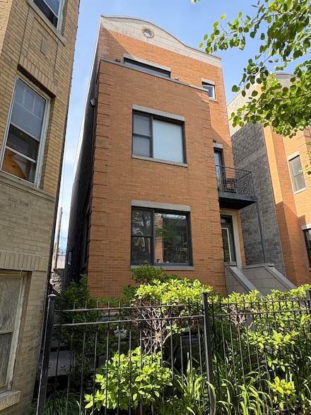 2918 W Palmer St Unit 1, Chicago, IL 60647