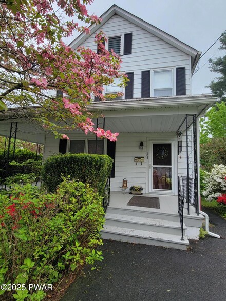 107 Avenue I, Matamoras, PA 18336