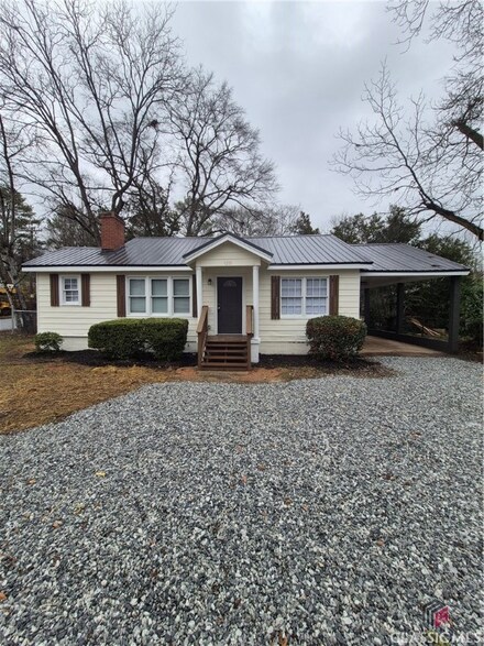 1211 S Broad St, Monroe, GA 30655