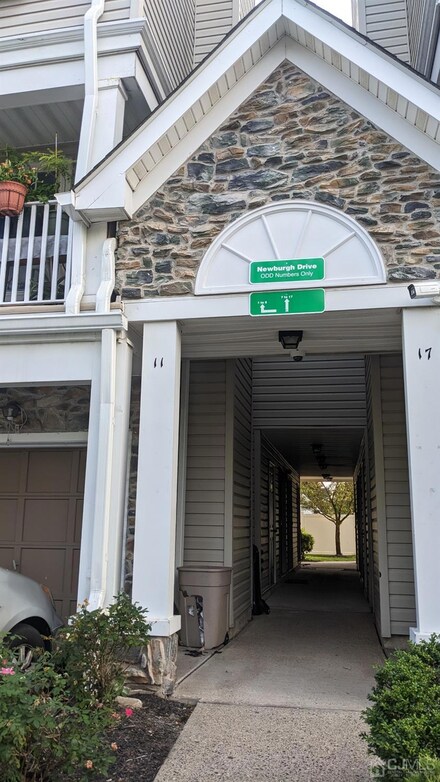 7 Newburgh Dr, Edison, NJ 08820