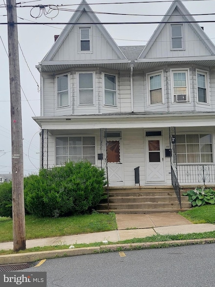 52 S 2nd St, Frackville, PA 17931