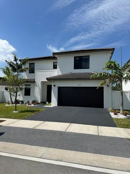 23520 SW 107th Ct, Princeton, FL 33032