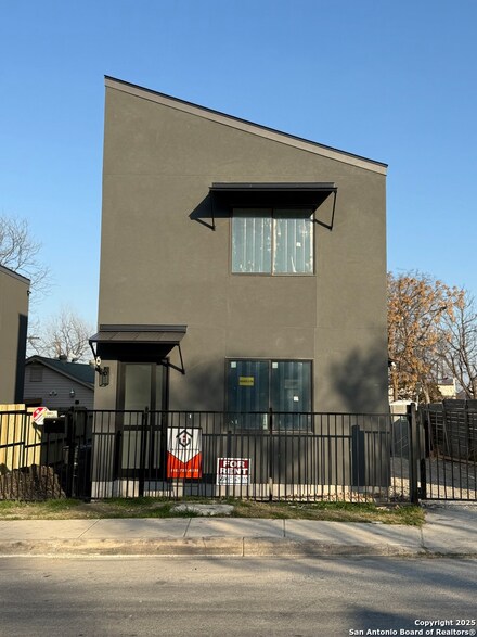110 Santa Paula Ave, San Antonio, TX 78201