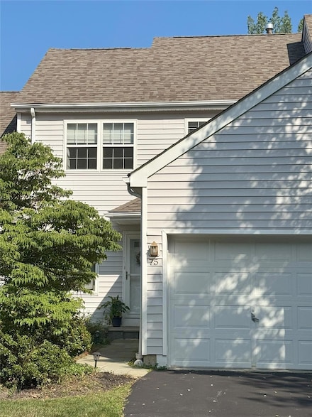 75 Muirfield Ct, Poughkeepsie, NY 12603