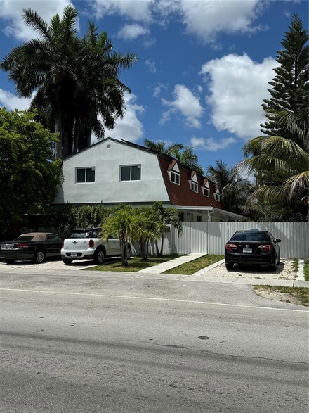 2807 NW 11th St, Miami, FL 33125