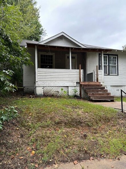 908 Venable St, McComb, MS 39648