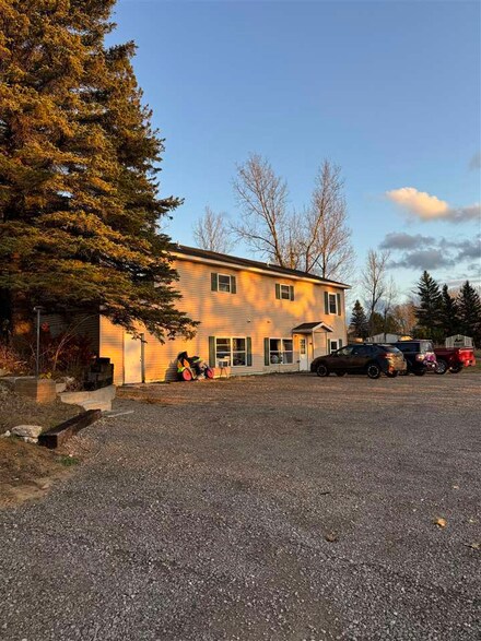 968 E Main St, Vanderbilt, MI 49795