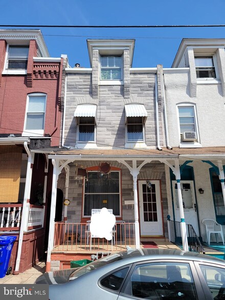 827 Pear St, Reading, PA 19601
