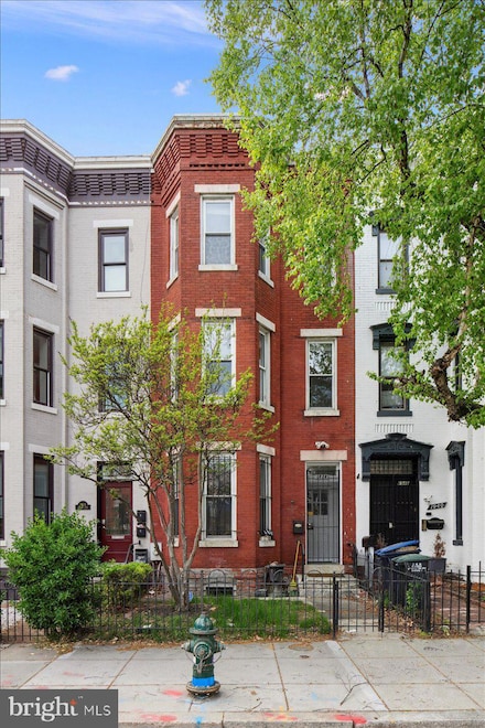 1938 15th St NW, Washington, DC 20009