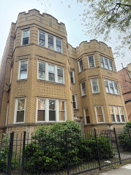 7841 S Essex Ave Unit 3N, Chicago, IL 60649
