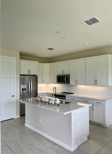 4615 Greenway Dr, Hollywood, FL 33021