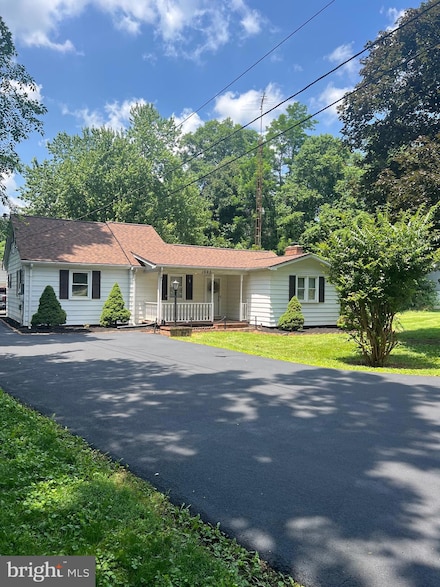1595 Rock Cliff Dr, Martinsburg, WV 25401