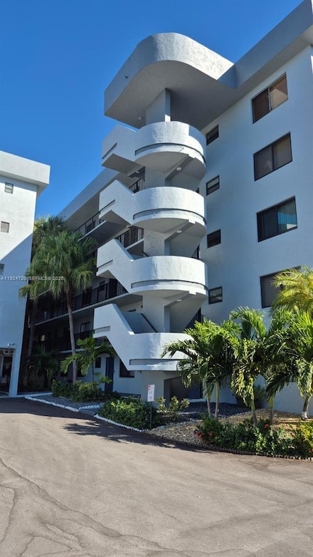 8020 Hampton Blvd Unit 202, North Lauderdale, FL 33068