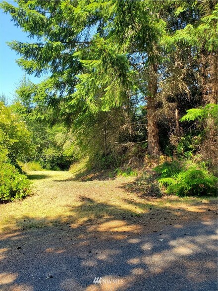 9999 Fernridge Ln, Port Ludlow, WA 98365