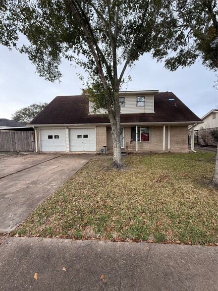 9939 Sageroyal Ln, Houston, TX 77089