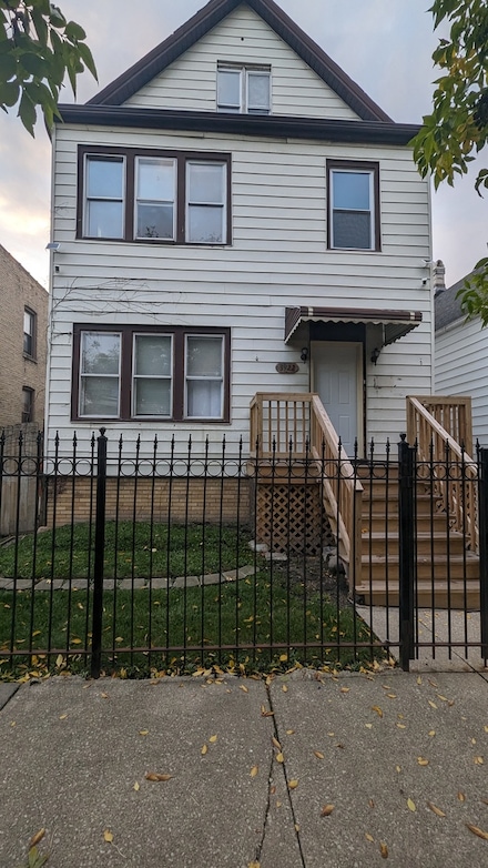 3922 N Bernard St, Chicago, IL 60618