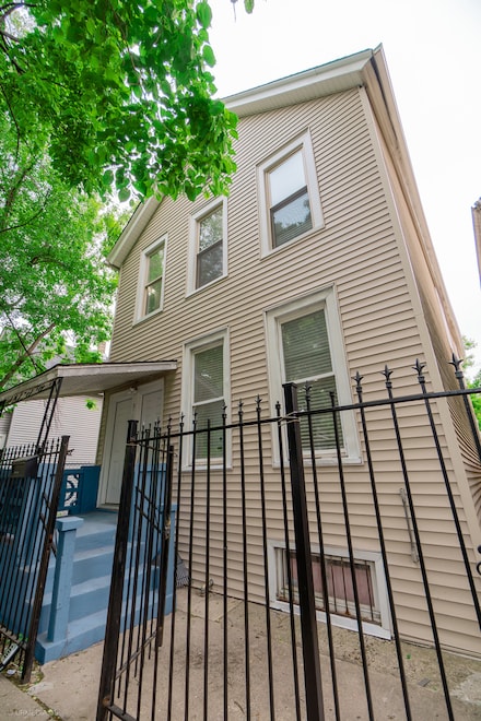 2113 N Bingham St Unit 1, Chicago, IL 60647