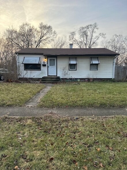 22218 Clyde Ave, Sauk Village, IL 60411