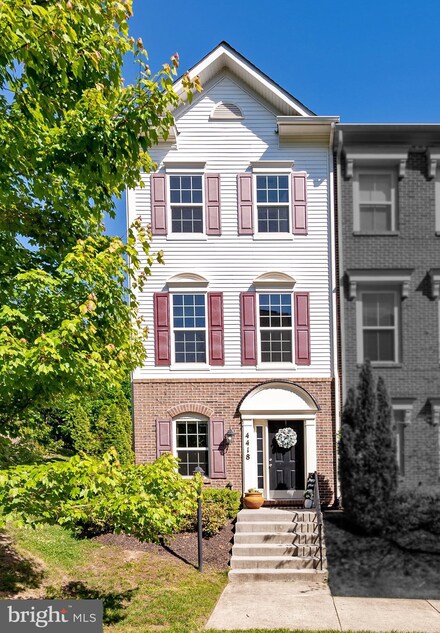 4418 Potomac Highlands Cir, Triangle, VA 22172