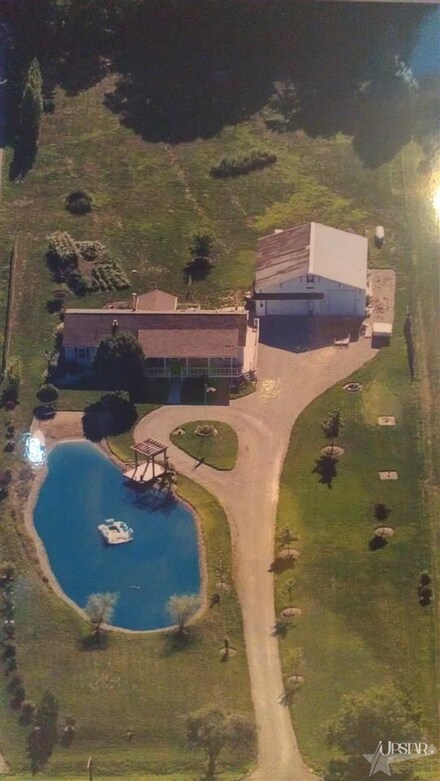 15732 Roth Rd, Grabill, IN 46741