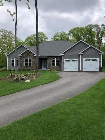 12 Acorn Ln, Sturbridge, MA 01566