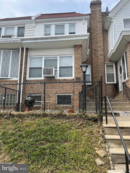 6442 N Sydenham St, Philadelphia, PA 19126