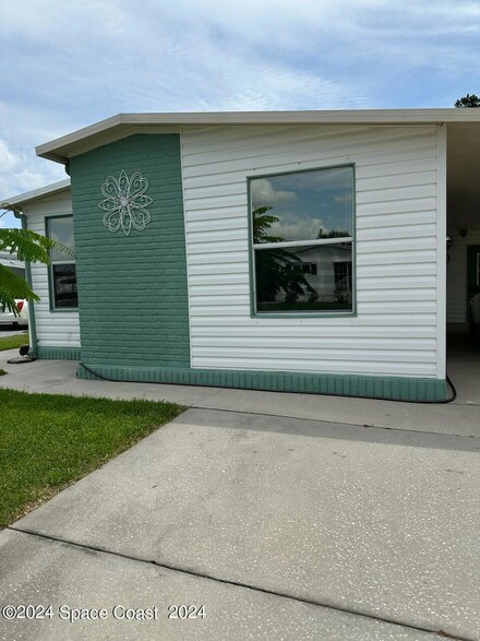 750 Lark Dr, Sebastian, FL 32976
