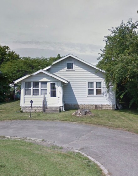 1401 S Emerson Ct, Muncie, IN 47302