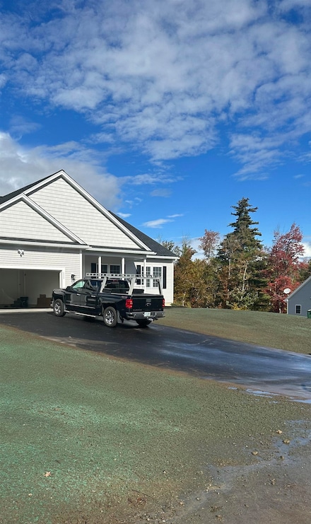 4 Wren Ln, Laconia, NH 03246