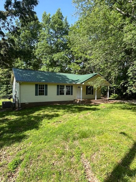 8315 Oak Springs Rd, Nunnelly, TN 37137