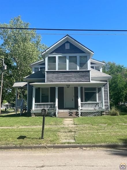746 W 7th Ave, Emporia, KS 66801