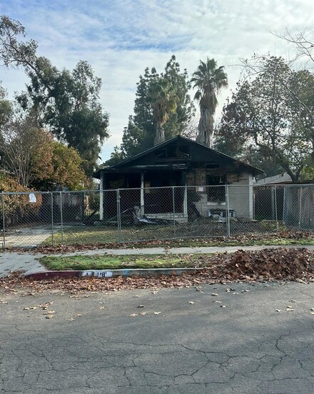 1518 N San Pablo Ave, Fresno, CA 93728