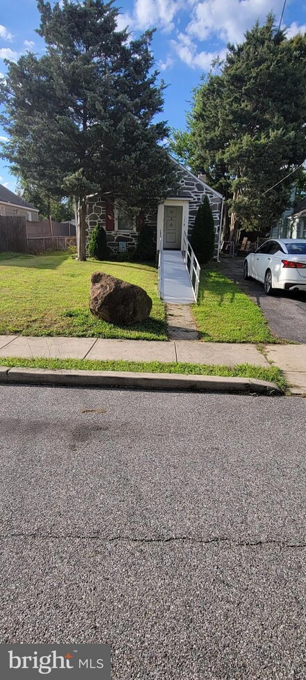 152 N Bonsall Ave, Glenolden, PA 19036